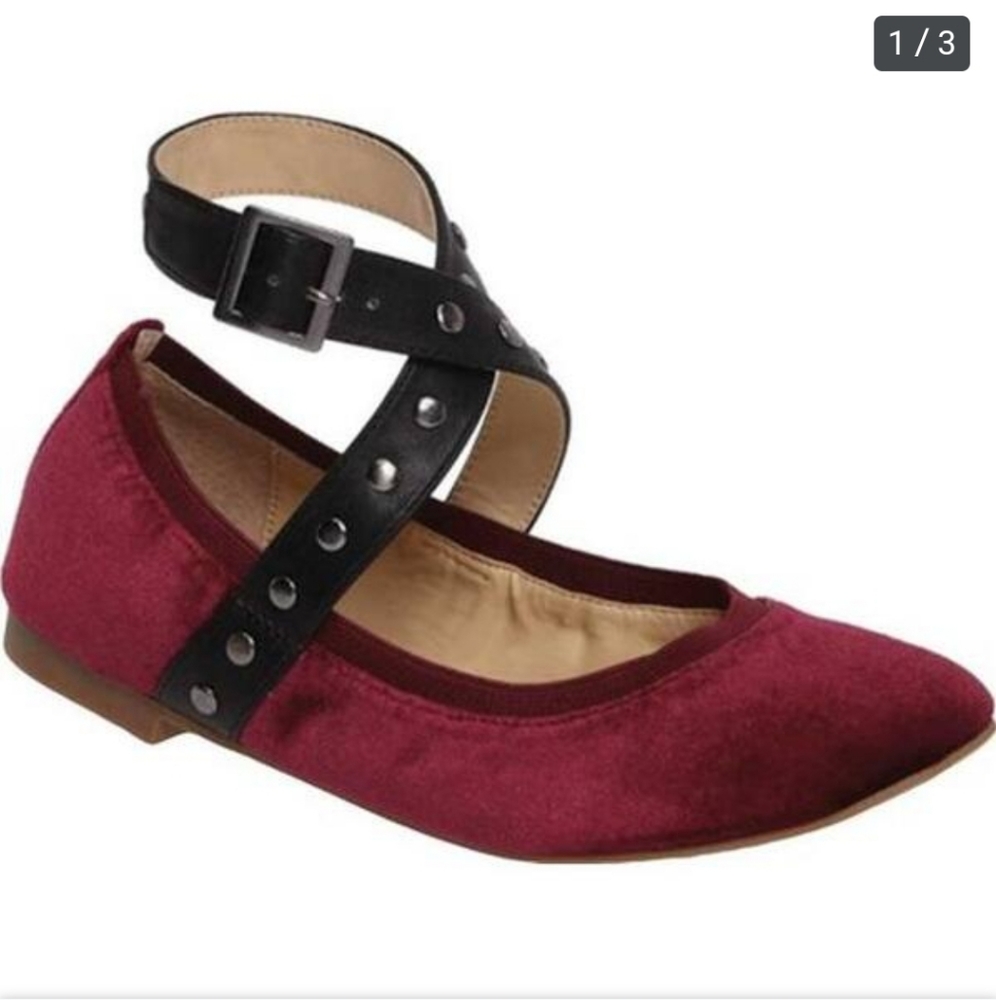 Charles by Charles David Dean Strap Cabernet Velvet Flat Size 8.5